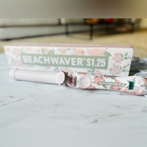 Beachwaver curling iron 1.25 barrel
